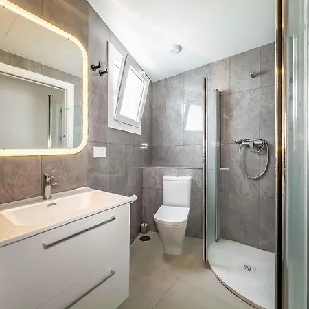 Lovely Near The In פואנגירולה